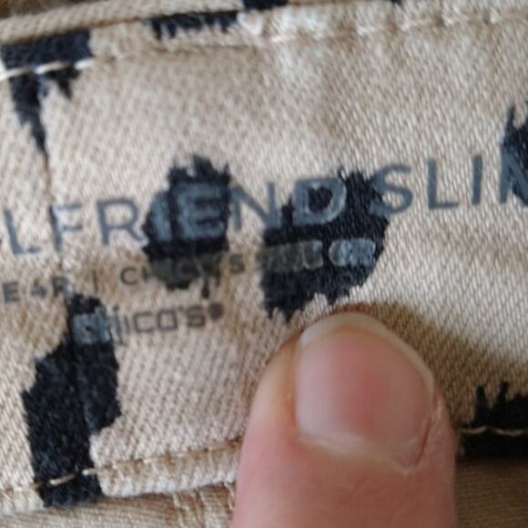 Chico's So Slimming girlfriend slim leopard print ankle jeans size (4 - 6) - Picture 6 of 13